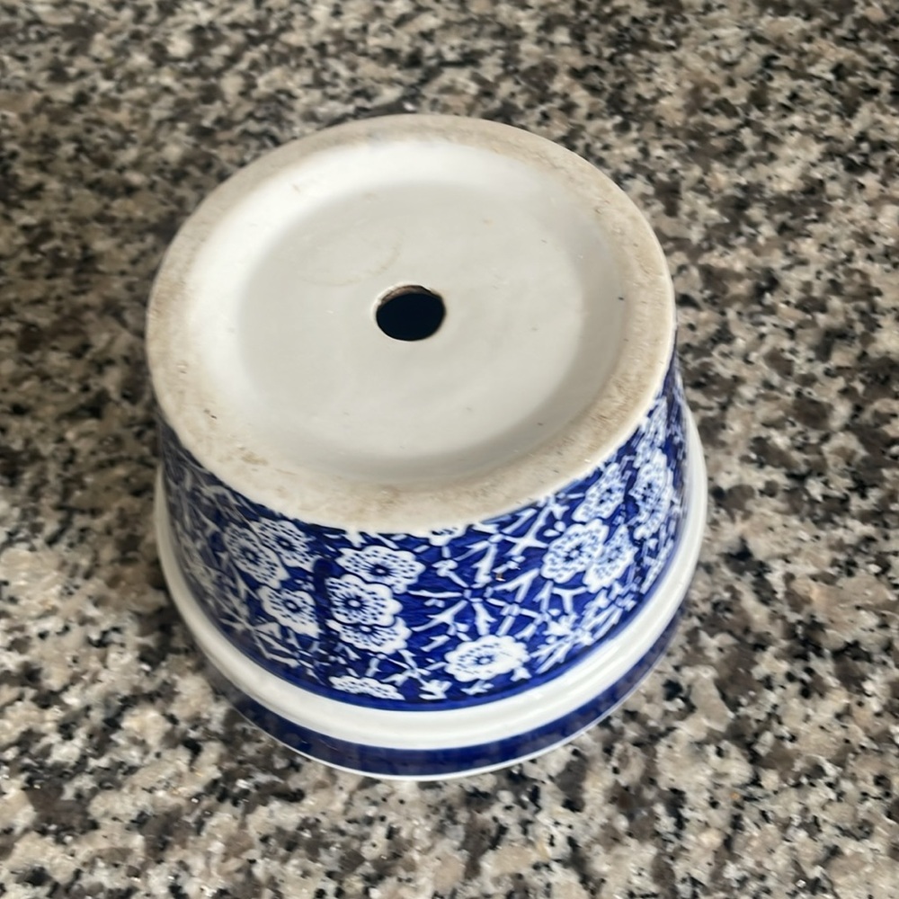 Blue Floral Ceramic Planter 😍 - Picture 7 of 9
